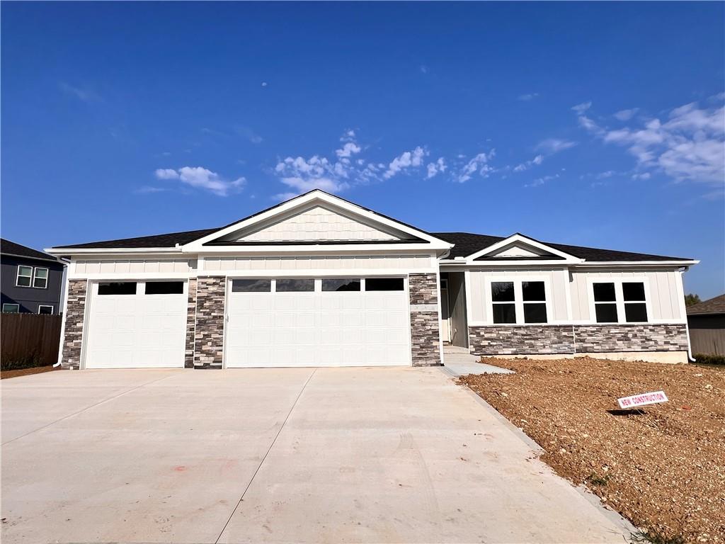 716 W Solomon Drive