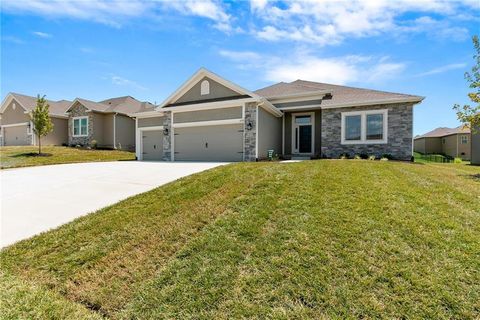 Photo of 11123 N Bristol Avenue, Kansas City, MO 64156 (MLS # 2627218)
