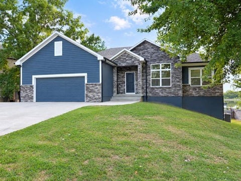 Photo of 609 Campbell Street, Pleasant Hill, MO 64080 (MLS # 2642952)