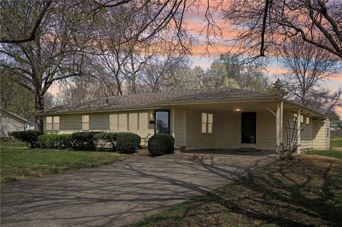 425 E 12th Street, Ottawa, KS 66067 - MLS#: 2530392