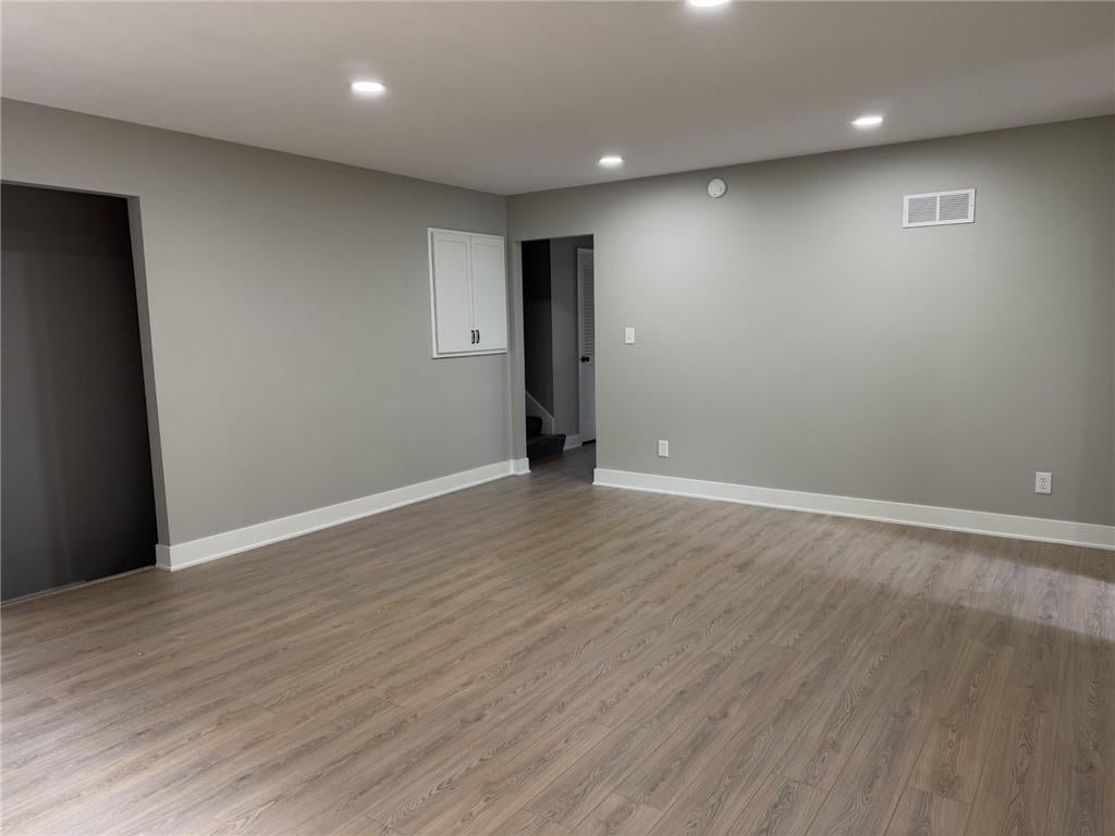 304 NE Oak Tree Court