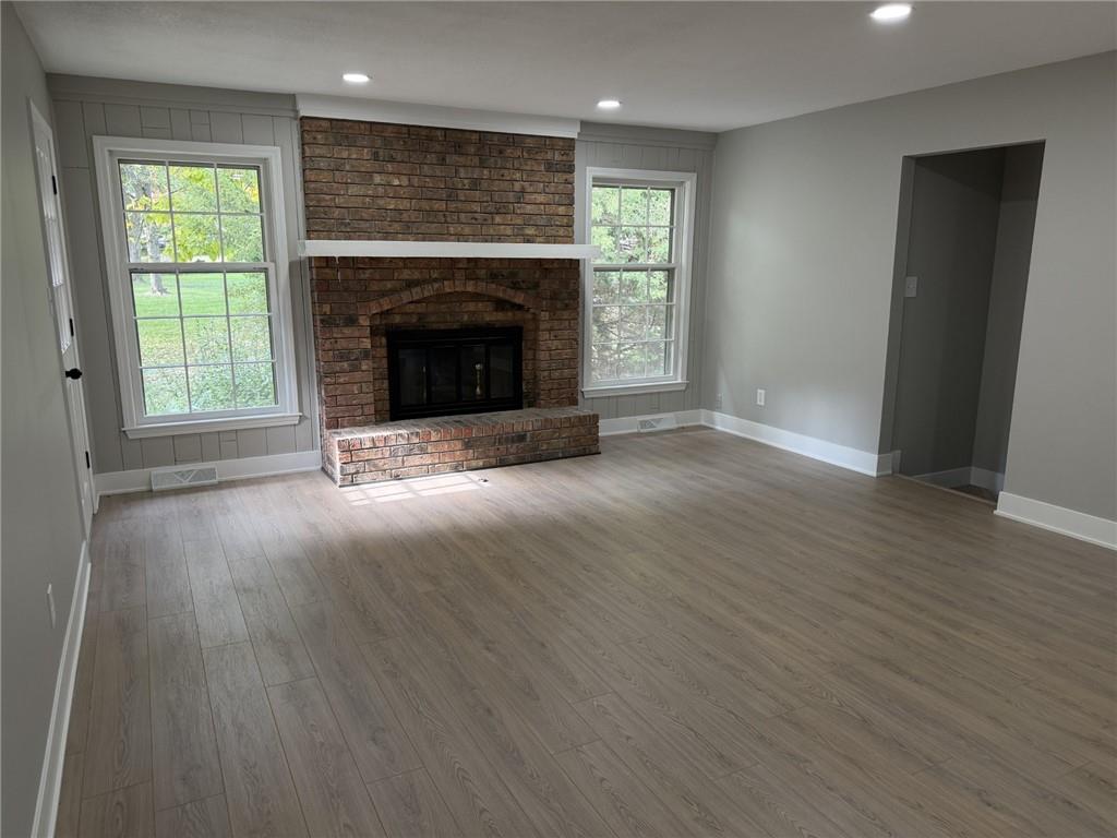 304 NE Oak Tree Court