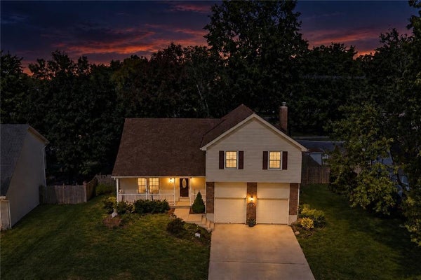 16218 W 143RD TER, OLATHE, KS 66062 - Image 179123fd17ed2b678cefd39bdfcaacbd/4184894585
