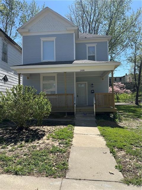 Photo of 1908 Faraon Street, St Joseph, MO 64501 (MLS # 2617511)