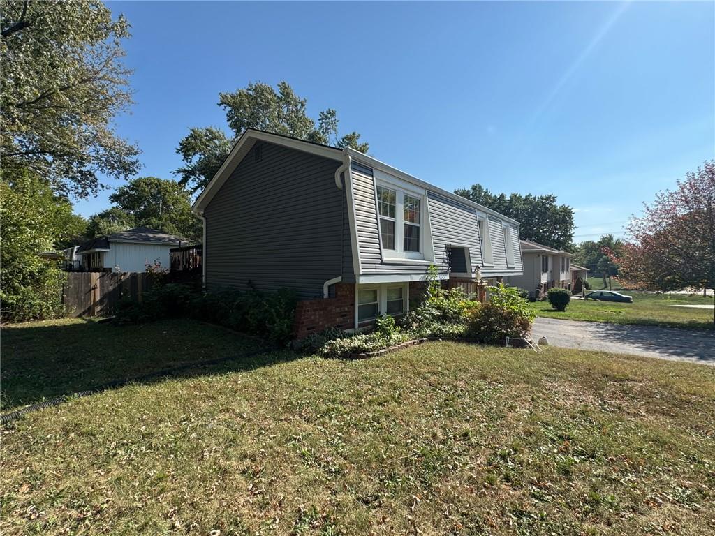 8809 N MAIN Street