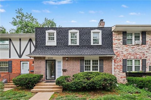 Photo of 8320 Hadley Street, Overland Park, KS 66212 (MLS # 2627700)