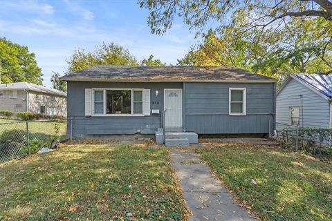 Photo of 6711 Askew Avenue, Kansas City, MO 64132 (MLS # 2582801)