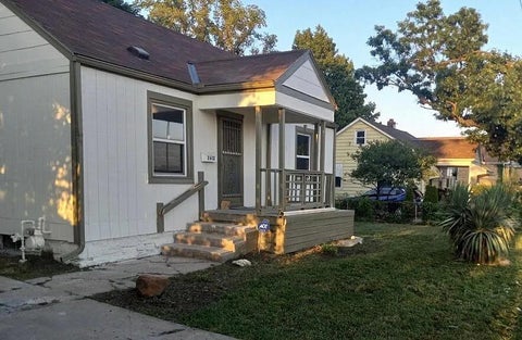 Photo of 2612 E 75th Street, Kansas City, MO 64132 (MLS # 2645156)