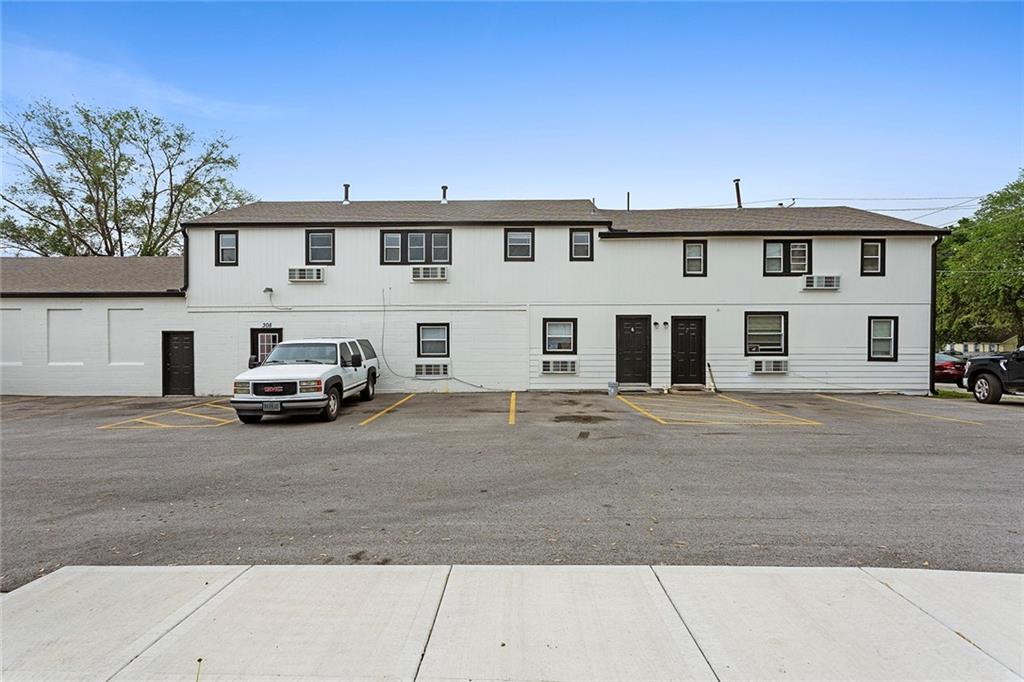 308 E Walnut Street