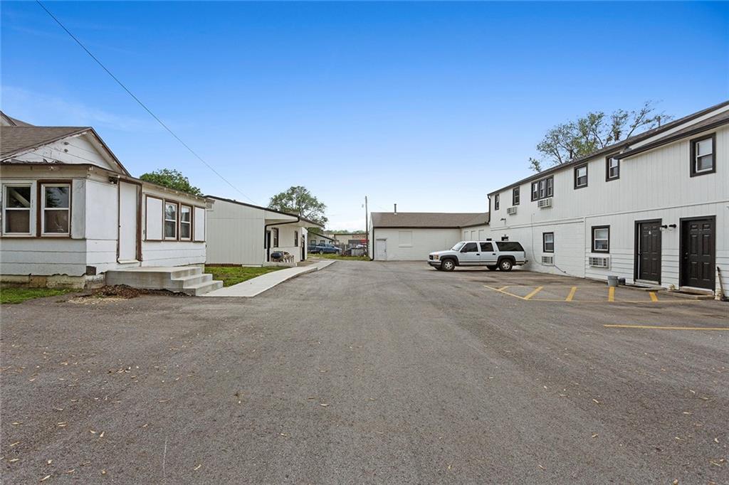 308 E Walnut Street