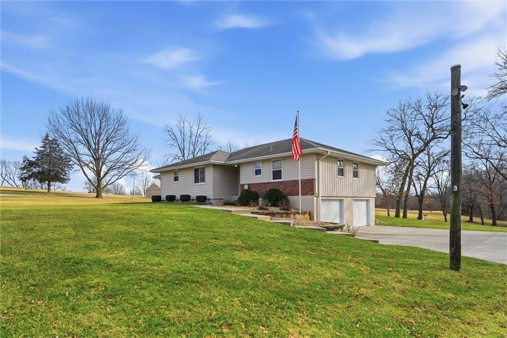Photo of 10423 NE 124th Street, Liberty, MO 64068 (MLS # 2602349)