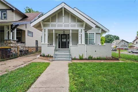 Photo of 4002 S Benton Avenue, Kansas City, MO 64130 (MLS # 2637573)