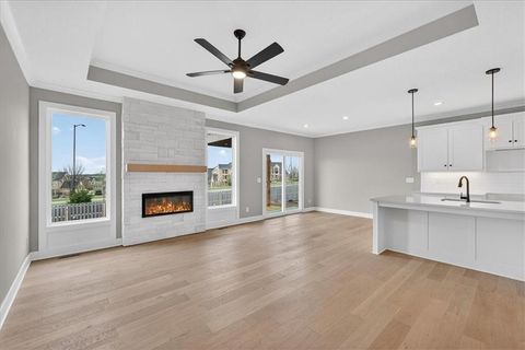 Photo of 25069 W 94th Terrace, Lenexa, KS 66227 (MLS # 2601329)