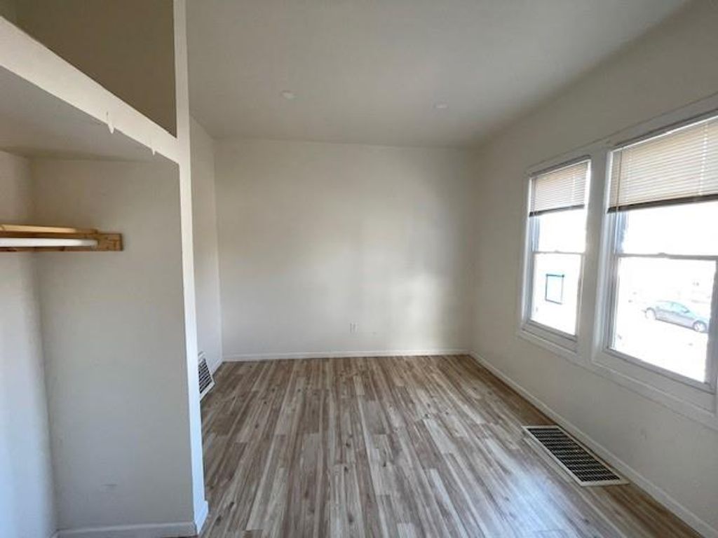 Photo of 1418 6TH Avenue, Leavenworth, KS 66048 (MLS # 2592433)