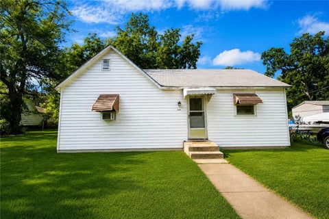 Photo of 210 W 7th Street, Erie, KS 66733 (MLS # 2627000)