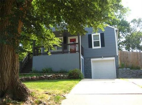Photo of 4933 N Bellaire Avenue, Kansas City, MO 64119 (MLS # 2645915)