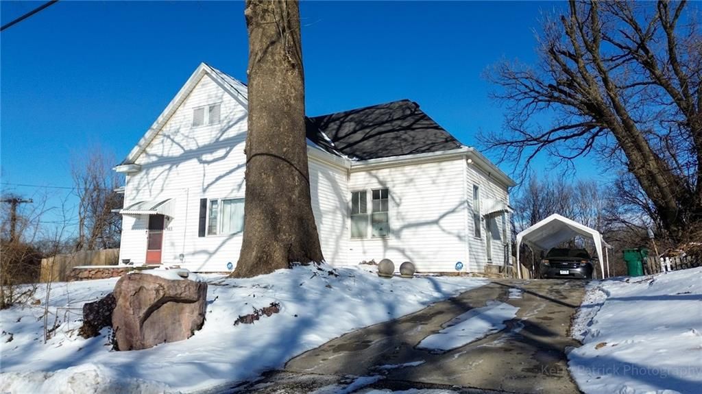 Photo of 903 Cook Road, St Joseph, MO 64505 (MLS # 2598615)