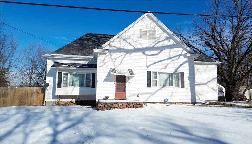 Photo of 903 Cook Road, St Joseph, MO 64505 (MLS # 2598615)