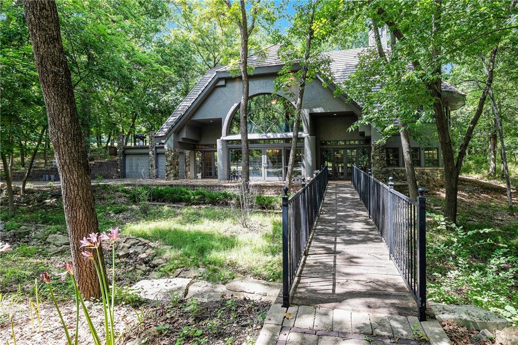 928 NW Cedar Creek Lane