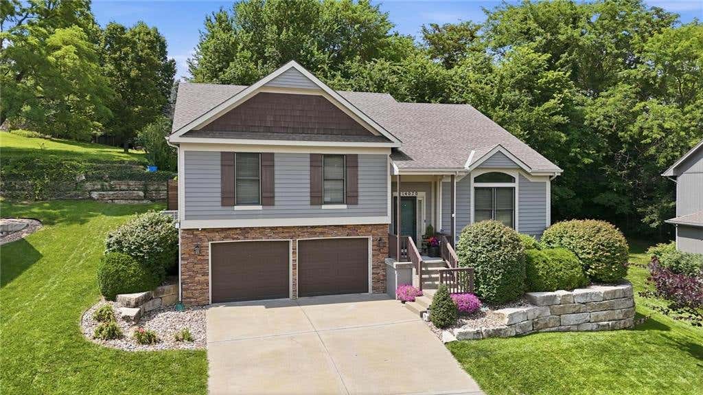 Photo of 14070 NW 64th Terrace, Parkville, MO 64152 (MLS # 2635240)