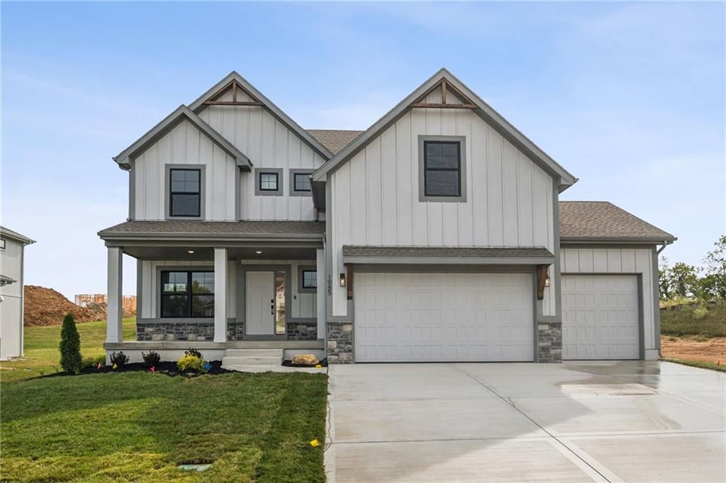 Photo of 1985 Longview Drive, Liberty, MO 64068 (MLS # 2562919)