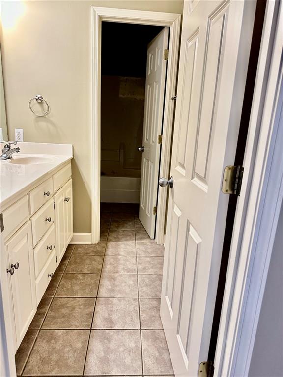 St Joseph, Missouri 64506, United States, 5 Bedrooms Bedrooms, ,3 BathroomsBathrooms,Residential,Pending,28218