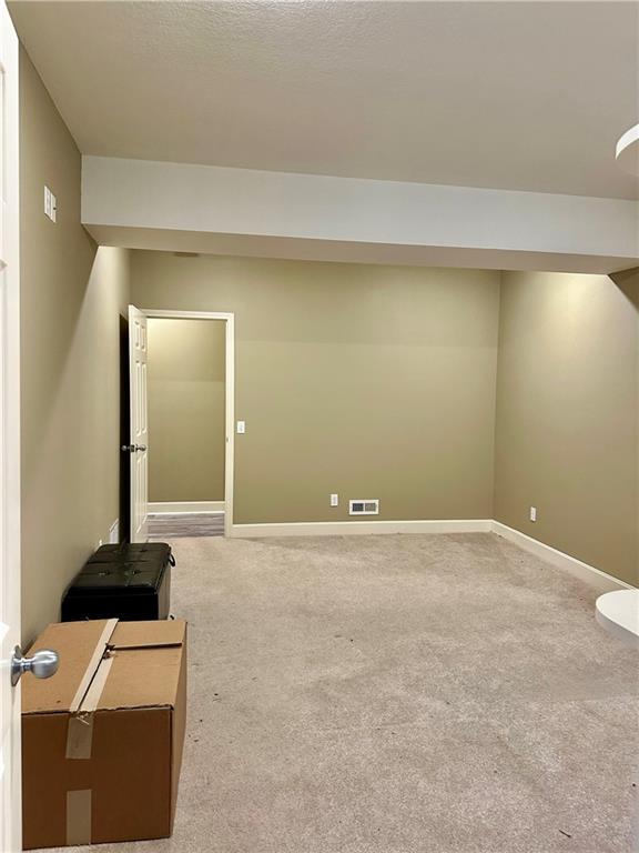 St Joseph, Missouri 64506, United States, 5 Bedrooms Bedrooms, ,3 BathroomsBathrooms,Residential,Pending,28218