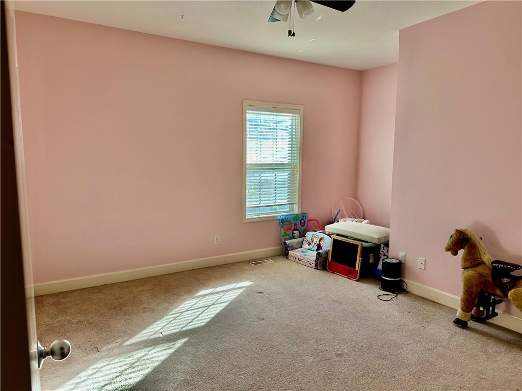 St Joseph, Missouri 64506, United States, 5 Bedrooms Bedrooms, ,3 BathroomsBathrooms,Residential,Pending,28218