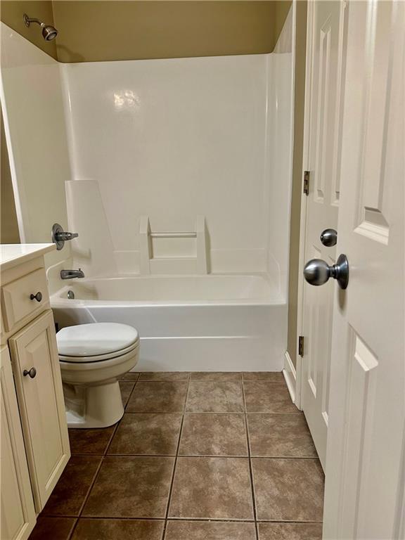 St Joseph, Missouri 64506, United States, 5 Bedrooms Bedrooms, ,3 BathroomsBathrooms,Residential,Pending,28218