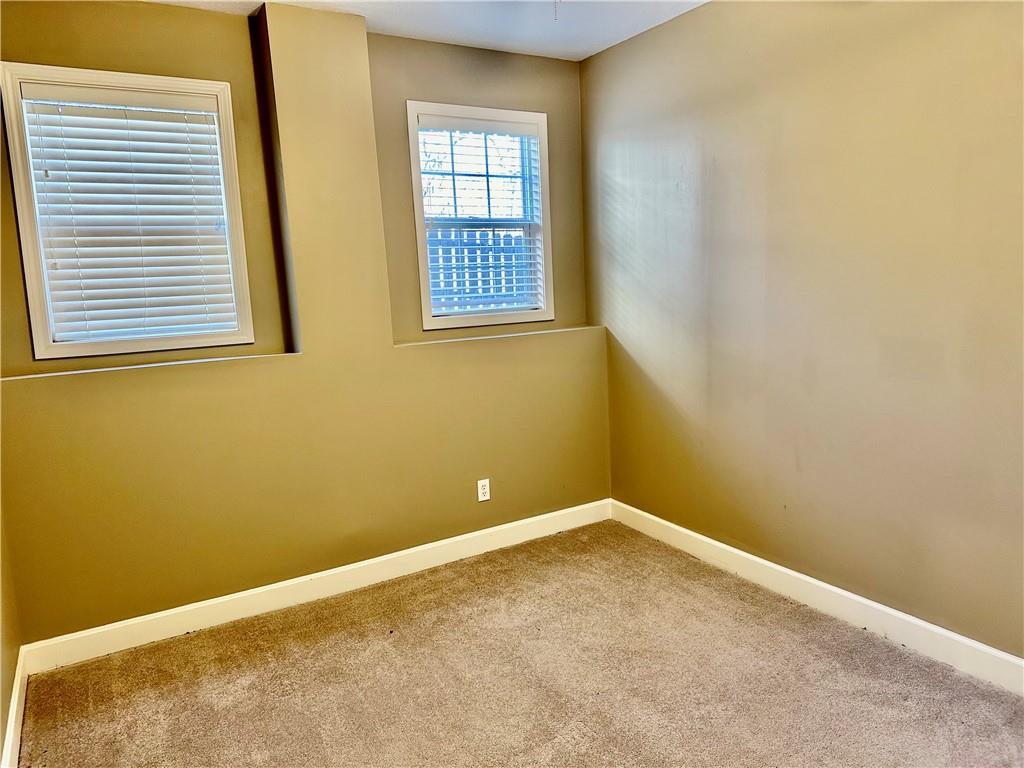 St Joseph, Missouri 64506, United States, 5 Bedrooms Bedrooms, ,3 BathroomsBathrooms,Residential,Pending,28218