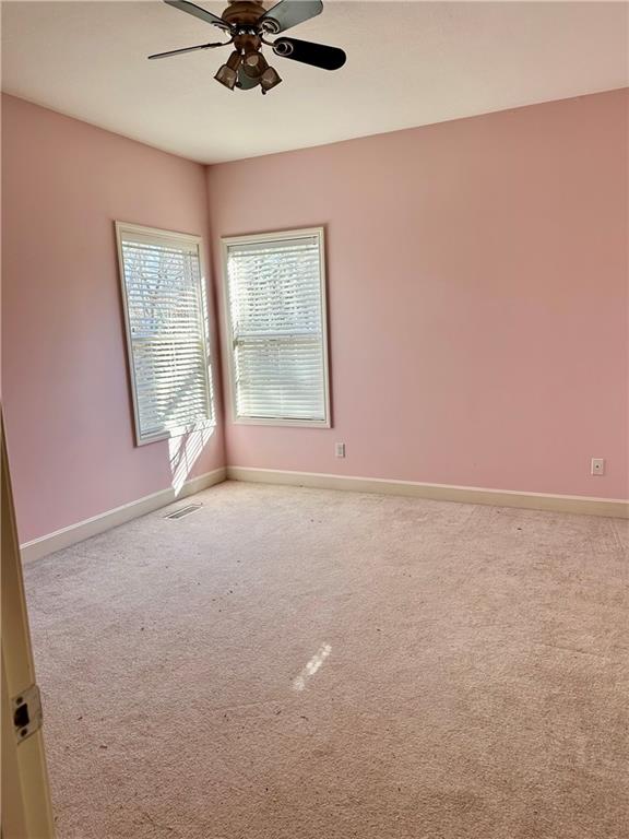 St Joseph, Missouri 64506, United States, 5 Bedrooms Bedrooms, ,3 BathroomsBathrooms,Residential,Pending,28218