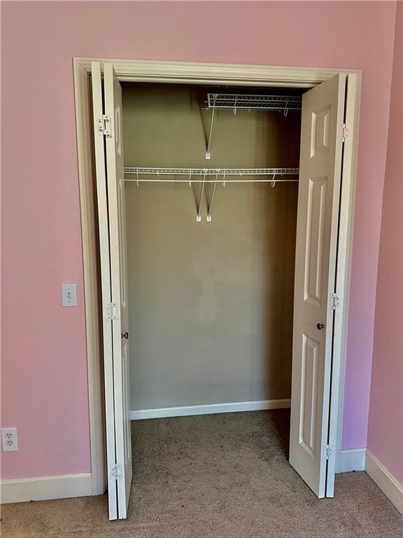 St Joseph, Missouri 64506, United States, 5 Bedrooms Bedrooms, ,3 BathroomsBathrooms,Residential,Pending,28218