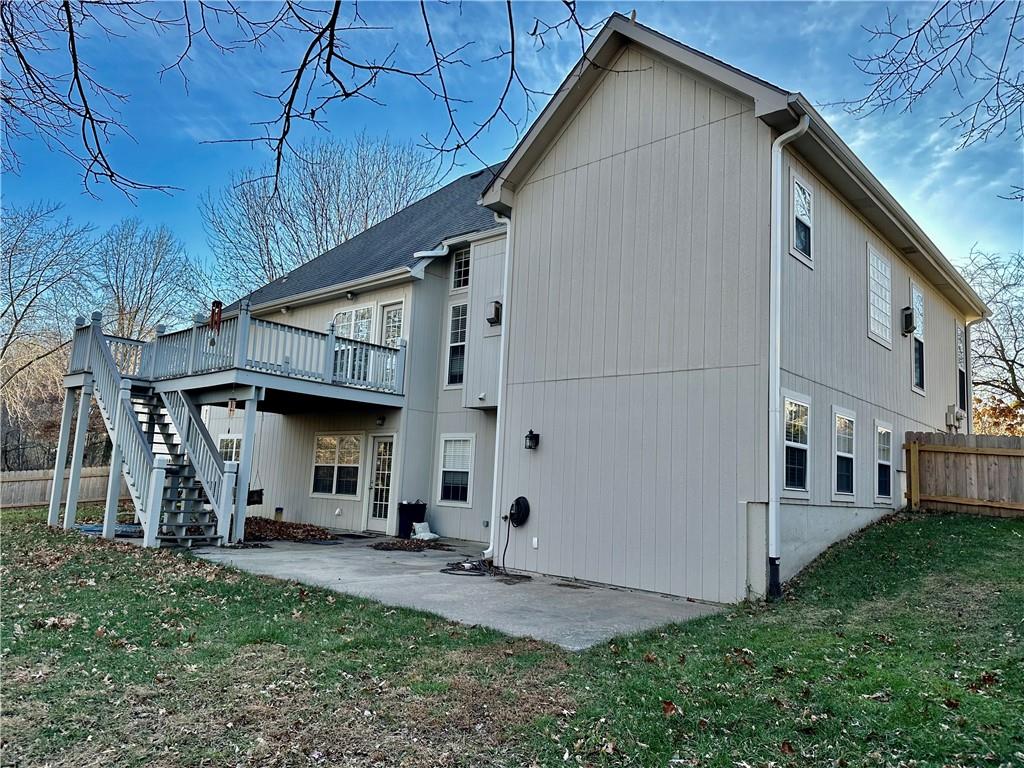 St Joseph, Missouri 64506, United States, 5 Bedrooms Bedrooms, ,3 BathroomsBathrooms,Residential,Pending,28218