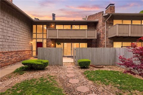 Photo of 8730 Metcalf Avenue #105, Overland Park, KS 66212 (MLS # 2616097)