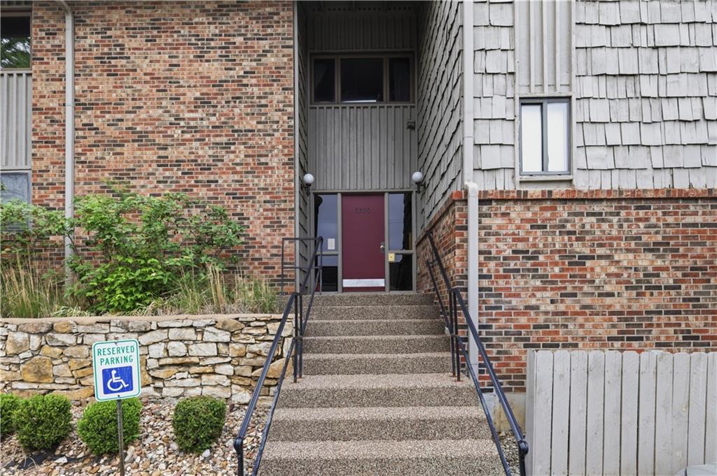 8730 Metcalf Avenue 105