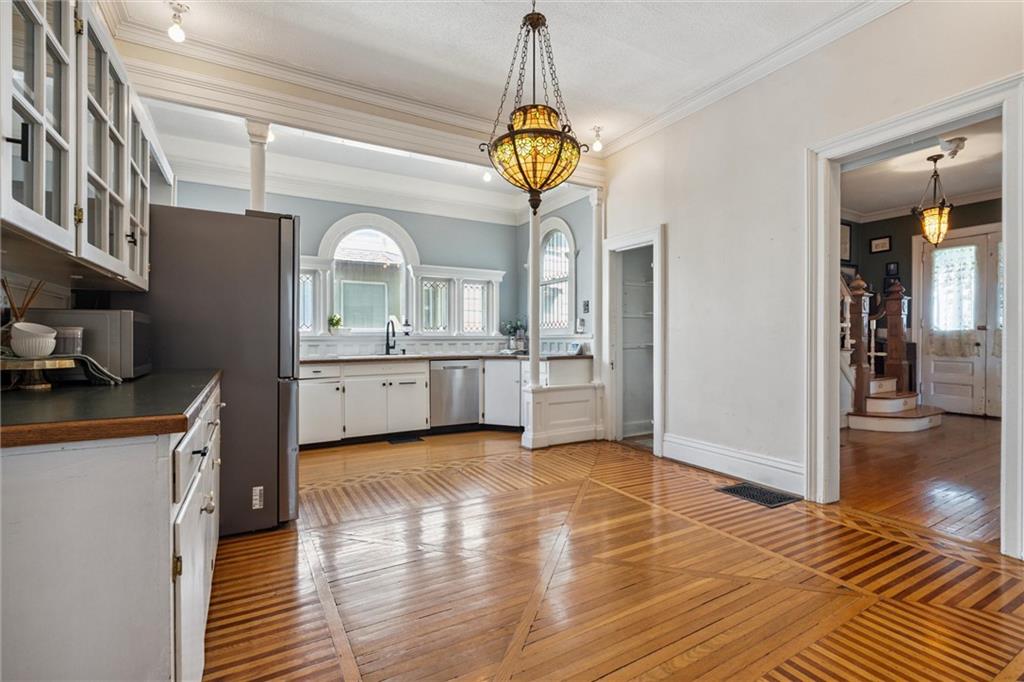 309 N Esplanade Street