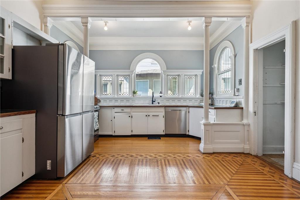 309 N Esplanade Street