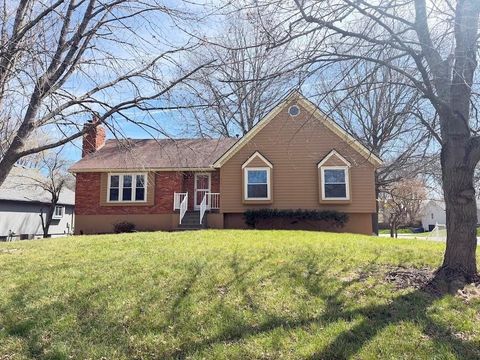 613 SE Brentwood Drive, Lee\'s Summit, MO 64063 - MLS#: 2604367
