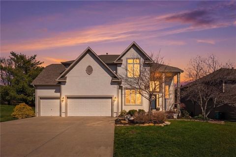 Photo of 15917 Ballentine Street, Overland Park, KS 66221 (MLS # 2604692)