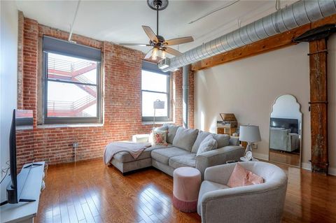 200 Main Street 513 Kansas City MO 64105