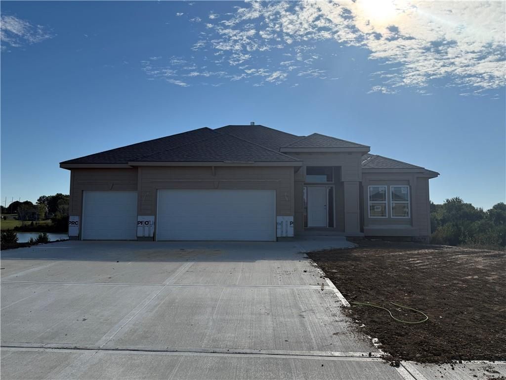 Photo of 1027 Fir Lane, Liberty, MO 64068 (MLS # 2576792)