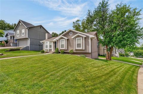 Tiny photo for 1867 Quail Ridge Drive NE, Liberty, MO 64068 (MLS # 2629905)