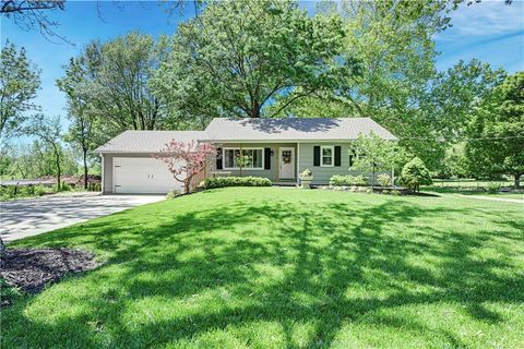 Photo of 19734 Foster Street, Stilwell, KS 66085 (MLS # 2619552)