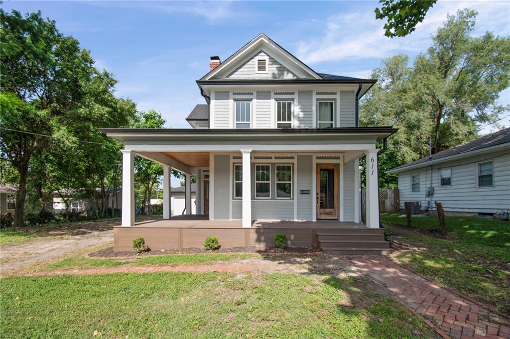 611 Main Street