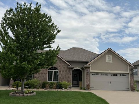 Photo of 4409 Stonebridge Drive W, St Joseph, MO 64505 (MLS # 2617206)