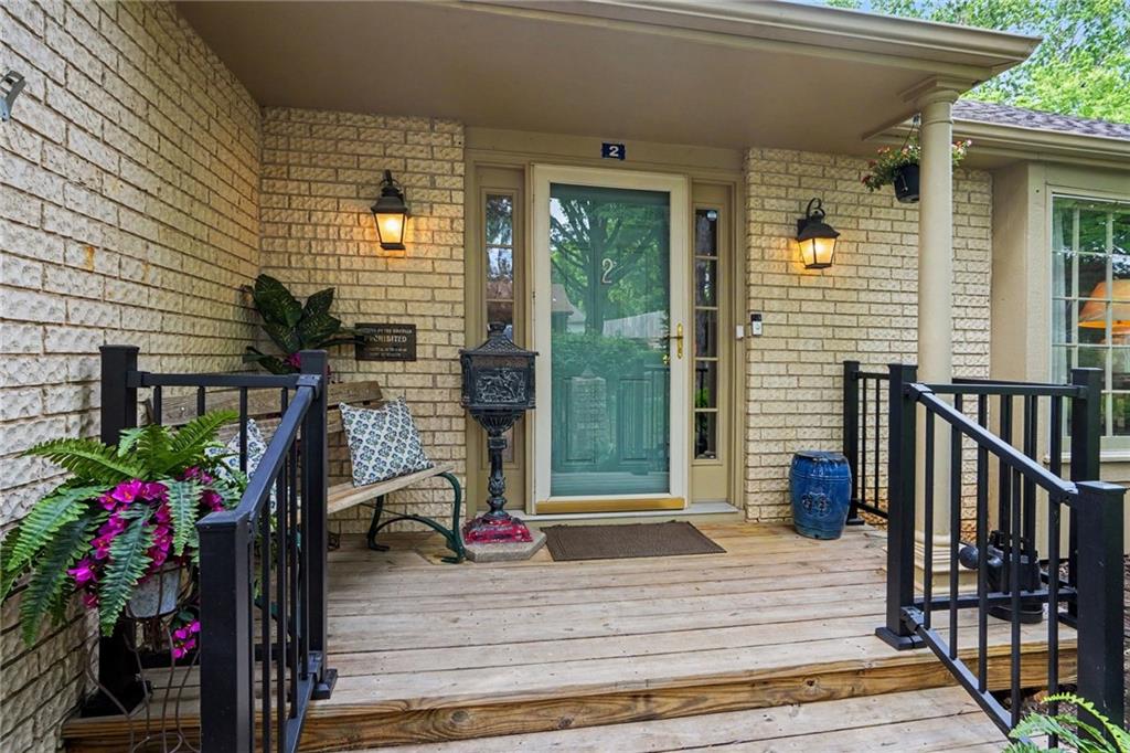 2 W Bridlespur Terrace