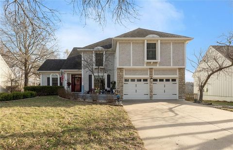 Photo of 4203 NE 57th Terrace, Kansas City, MO 64119 (MLS # 2616108)