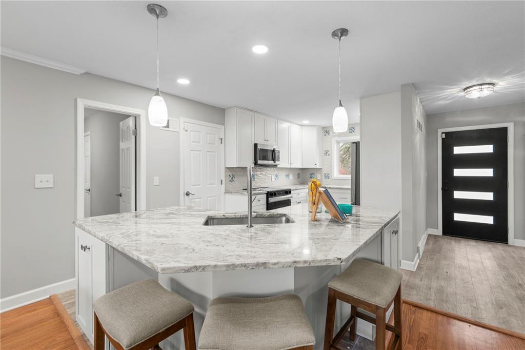 8512 Belleview Avenue