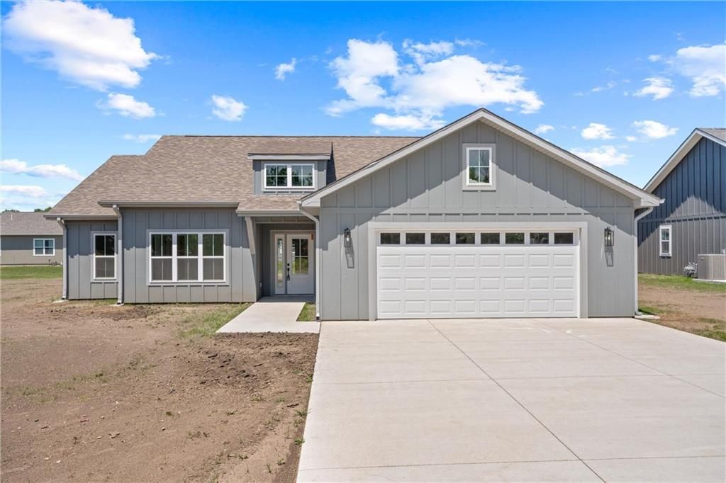 Photo of 612 Catalpa Street, Independence, KS 67301 (MLS # 2618443)