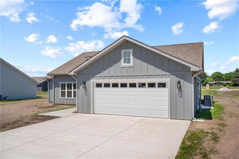 Photo of 612 Catalpa Street, Independence, KS 67301 (MLS # 2618443)